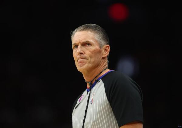 NBA首位韩国籍全职裁判【nba裁判员名单2023】