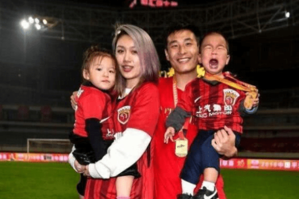 武磊老婆个人资料简介-武磊妻子仲佳蓓照片